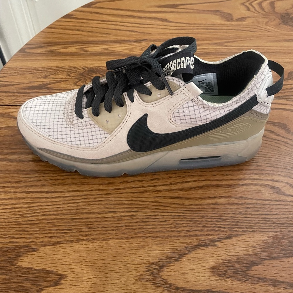 Nike Air Max Sneakers - Black and Cream